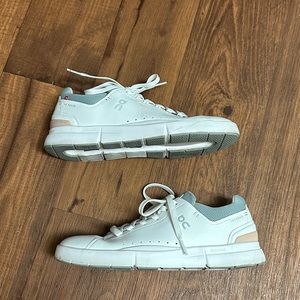 On Cloud Roger Sneakers | White & Rose | Size 10